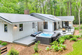 Hendersonville Vacation Rental with Private Hot Tub!